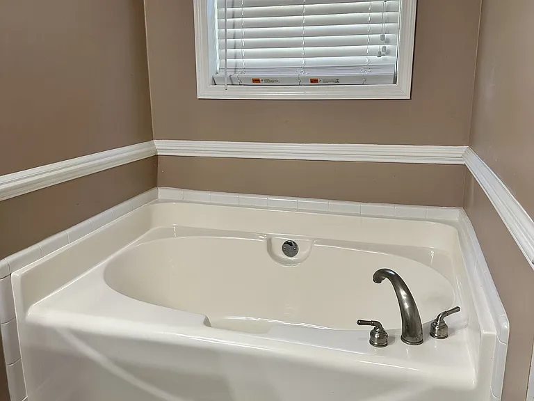 103 Meadowview Ct — Photo 22