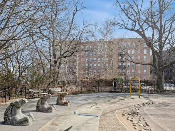 6665 Colonial Road image 22 of 24