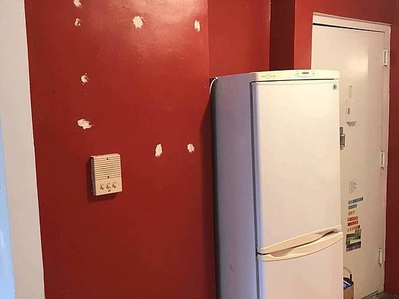2nd image of 166 Norfolk St APT 2B