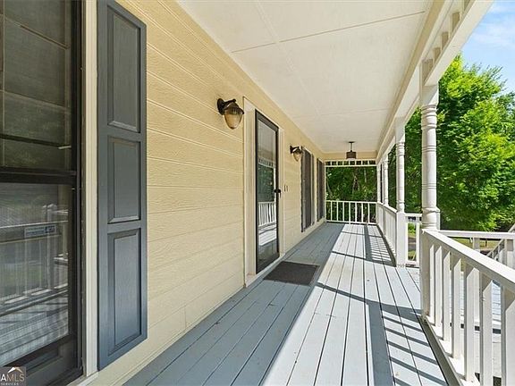 4th image of 2407 Woodbridge Dr