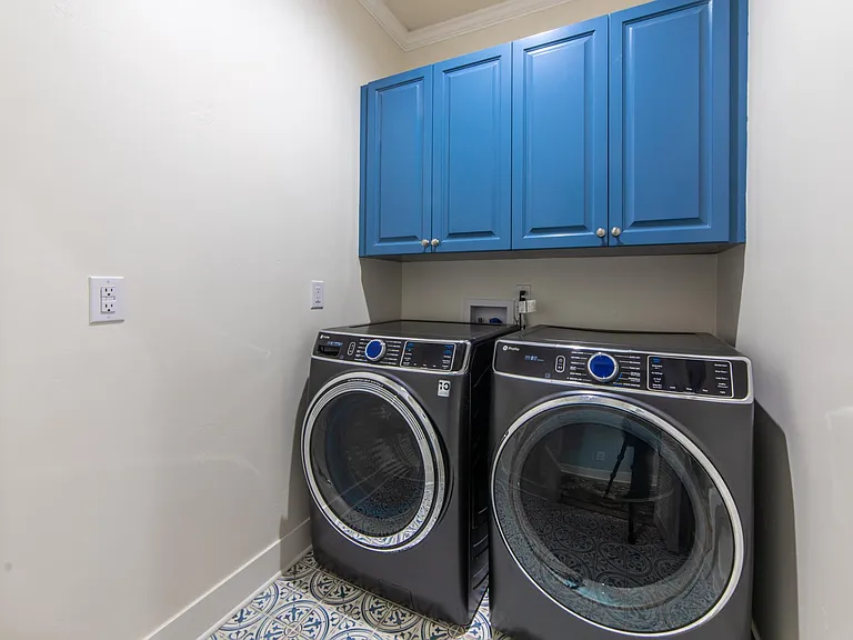 750 Coronado Ave — Photo 47