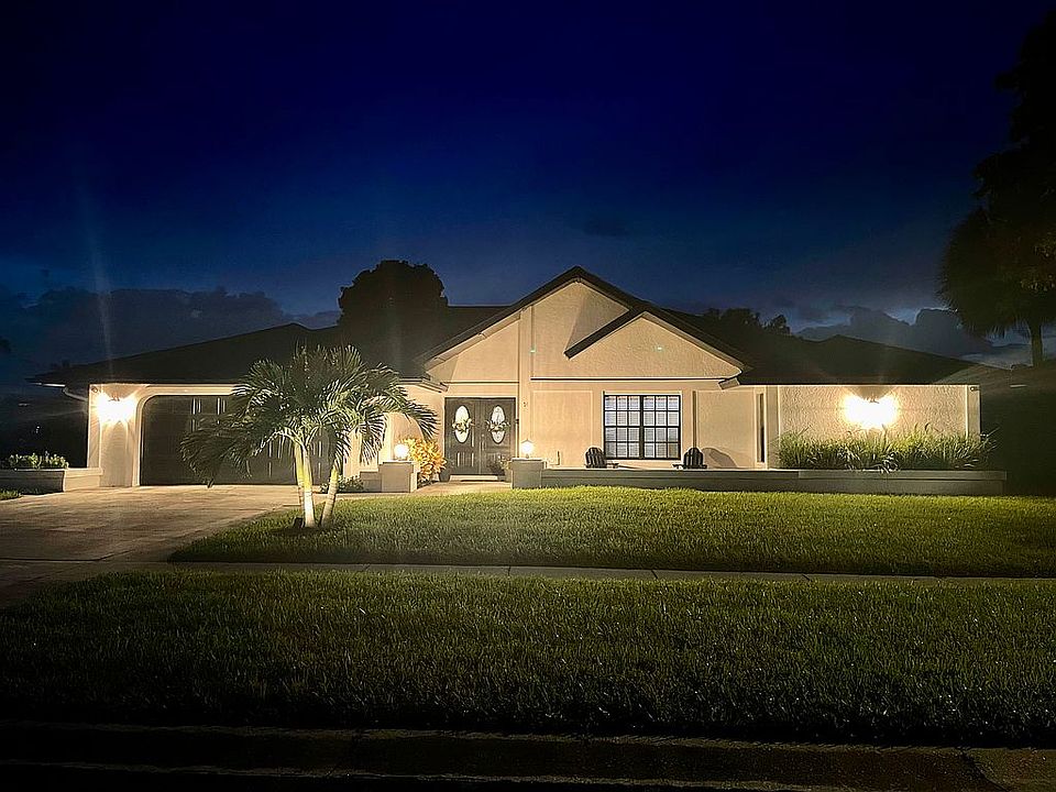 1st image of 2444 Pine Woods Cir