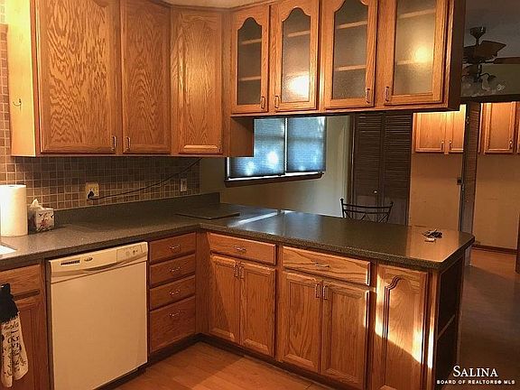 5th image of 2517 Edward St