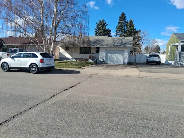 422 S 50th Ave E, Claresholm, AB T0L 0T0