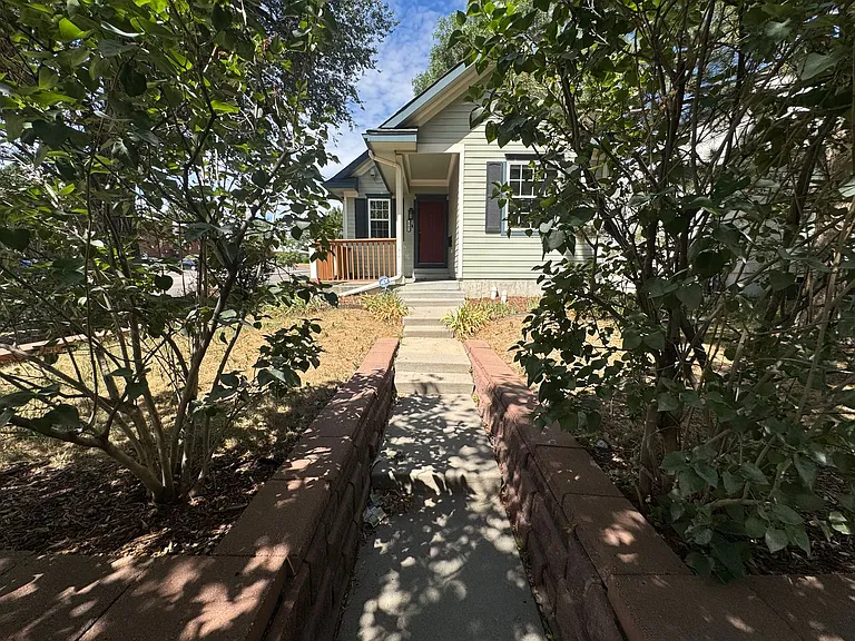 1701 Grove St — Photo 3