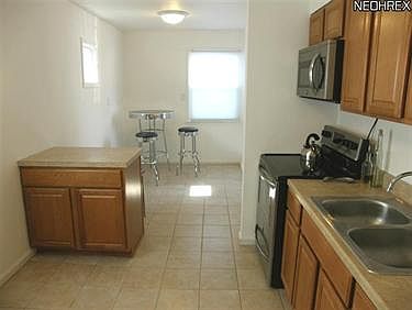 5th image of 3278 W 141st St