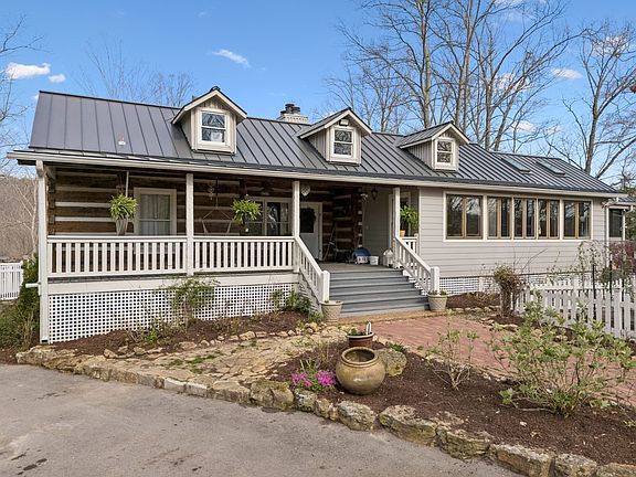 2nd image of 4510 Scenic Hills Ln