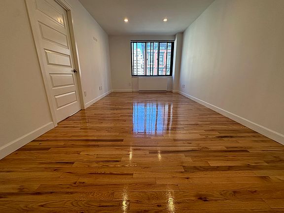 2nd image of 173 Grand St #4C