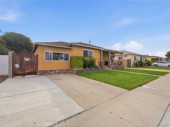 3rd image of 1046 S Gunlock Ave