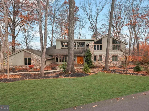 311 Mill Race Ln, Newtown, PA 18940