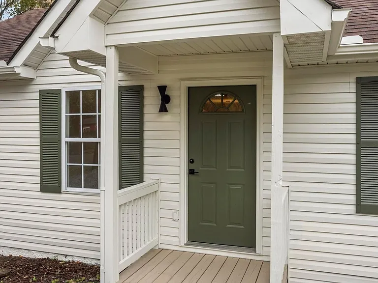 100 Sadler Ct — Photo 31