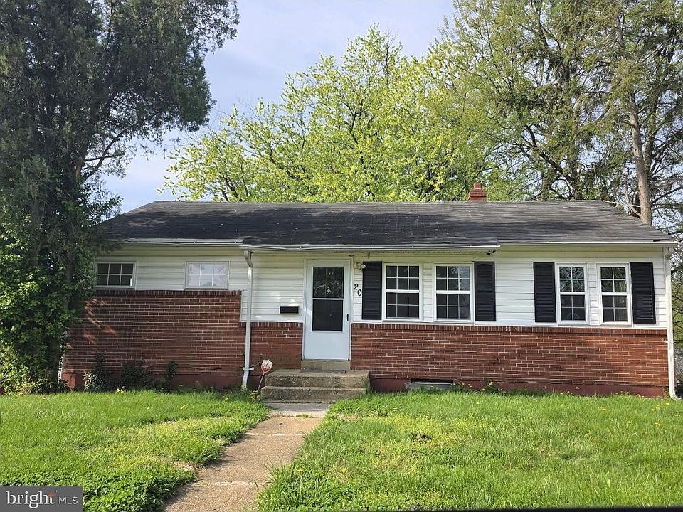 1st image of 20 Chesterfield Dr
