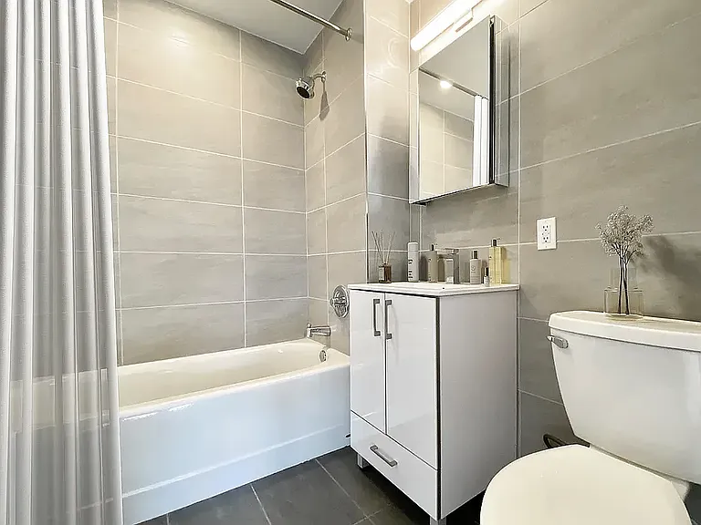 81-09 134th St #3D — Photo 4