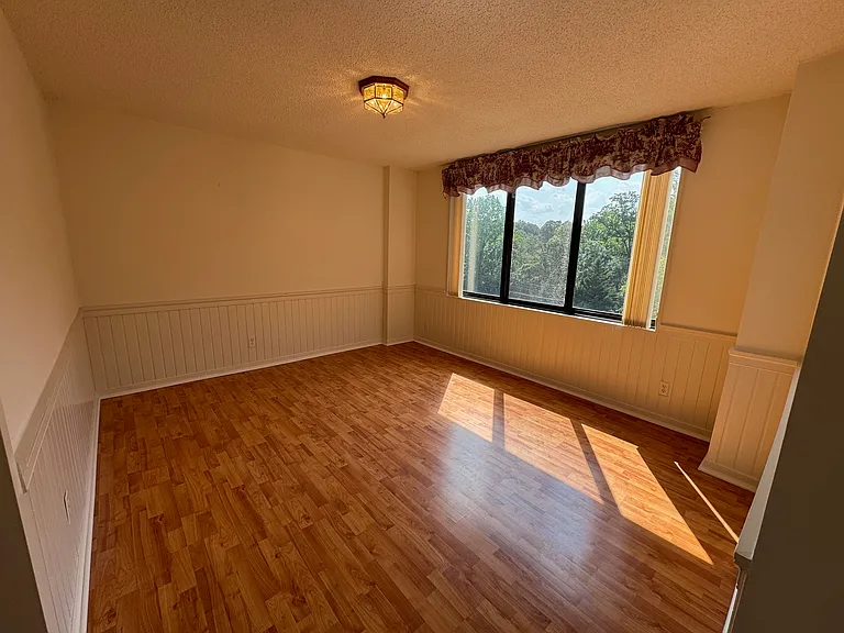 5225 Pooks Hill Rd #612N — Photo 7