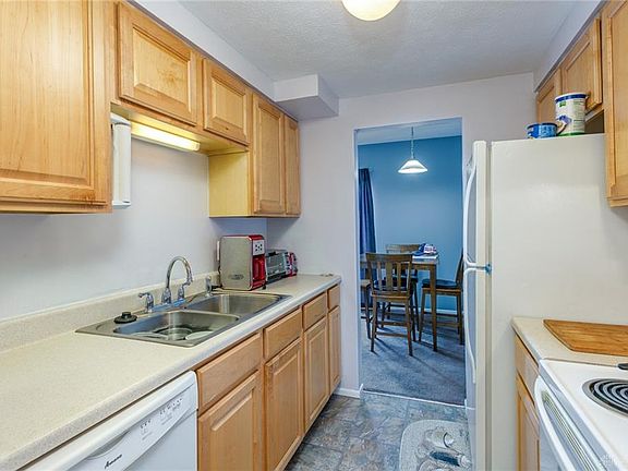 4th image of 1103 Arrowhead Xing APT F