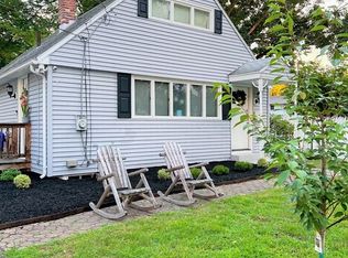 49 Canterbury Rd, Springfield, MA 01118