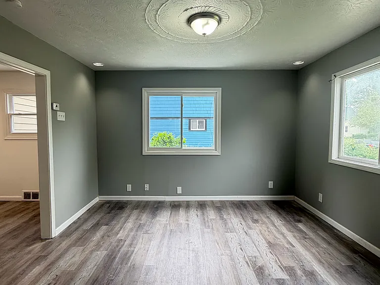 13814 Durkee Ave — Photo 2