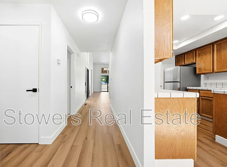 2033 Raphael Ct — Photo 5
