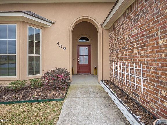 2nd image of 309 Crooked Stick Ln