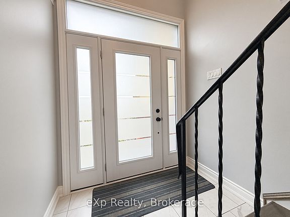 4th image of 271 Thomas St