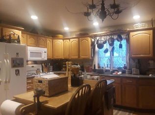 46 Slocum St, Acushnet, MA 02743