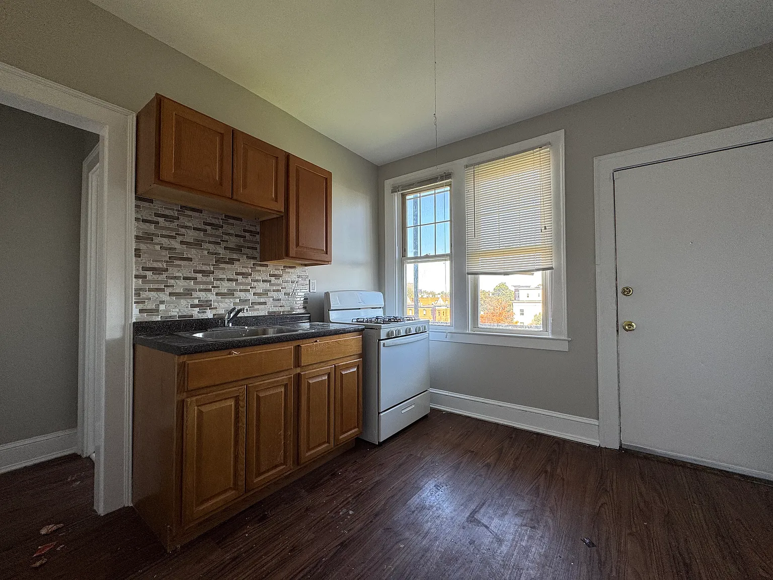 2 bed, 765 sqft, $1,345 — Photo 4