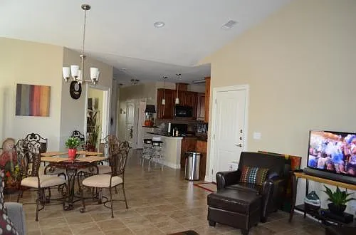 3 bed, 1450 sqft, $1,350 — Photo 2