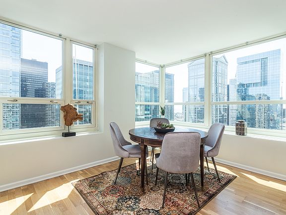 4th image of 345 S Lasalle St #4502