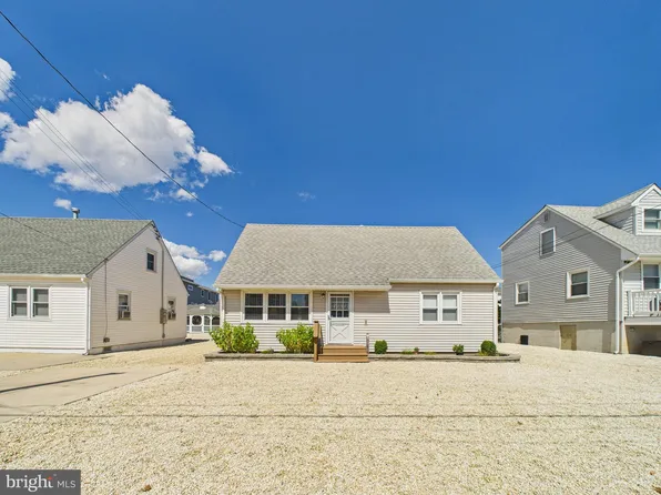 333 N 5th St, Surf City, NJ 08008