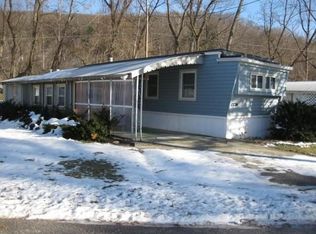 110 Riverside Dr, Williamstown, MA 01267