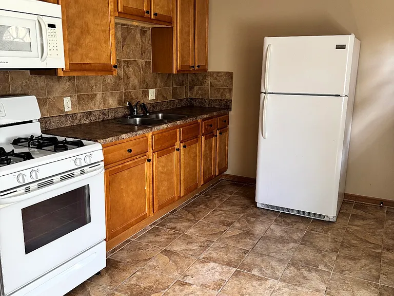 310 Lincoln St SW #H — Photo 7