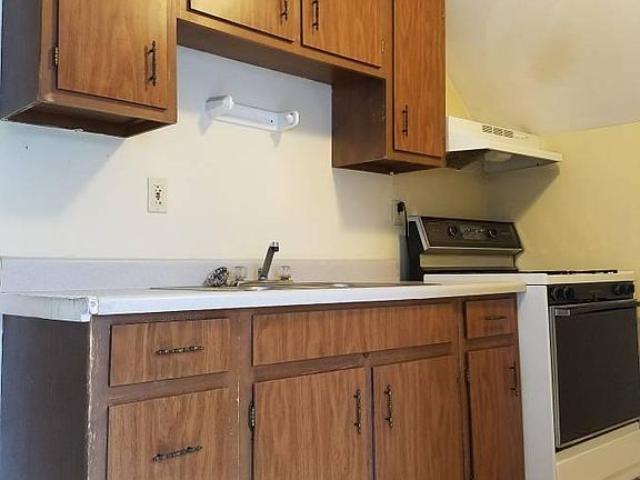 4th image of 17 Reynolds Ave #3