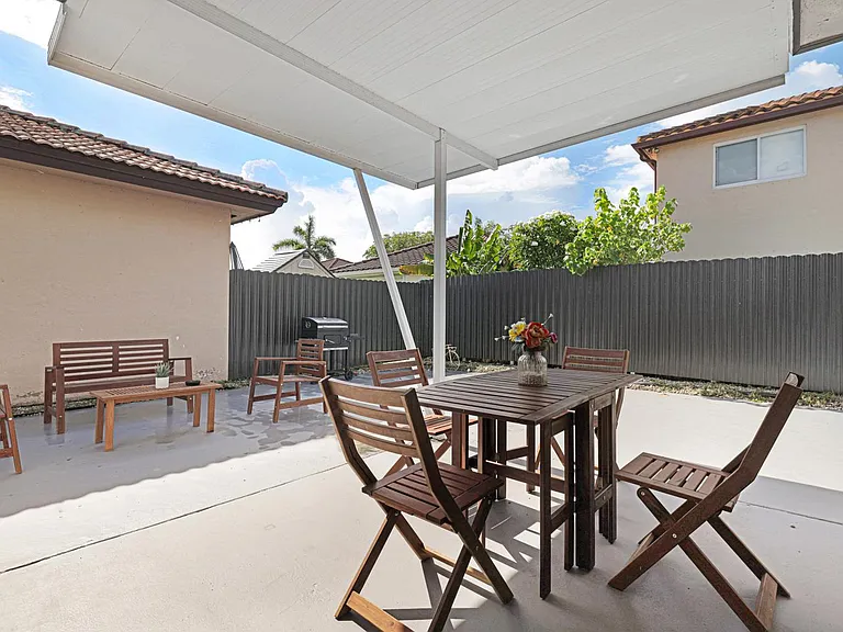 16082 SW 68th Ter — Photo 13