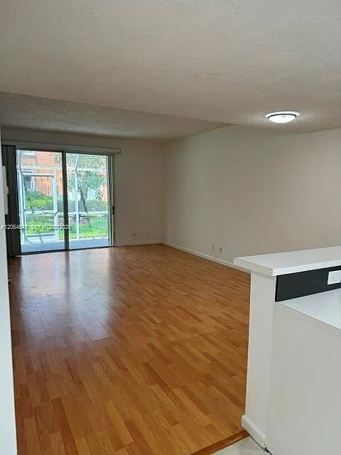Sectors 3 & 4 Boundary Pl — Photo 3