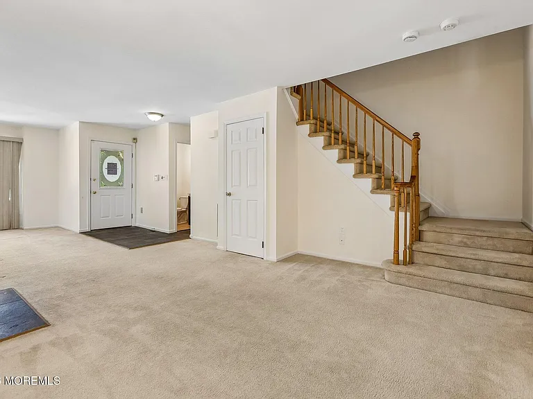 157 Northampton Dr — Photo 4