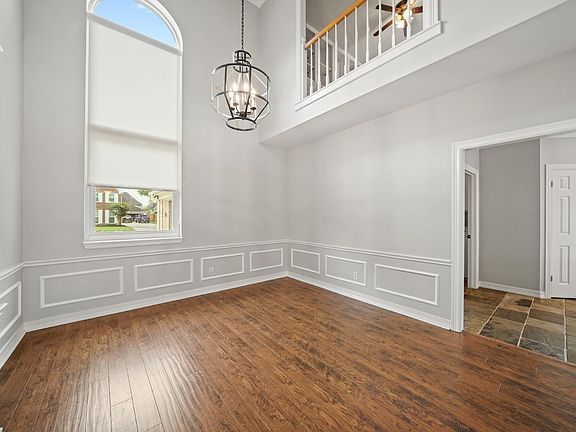 4th image of 2654 Milburn Dr