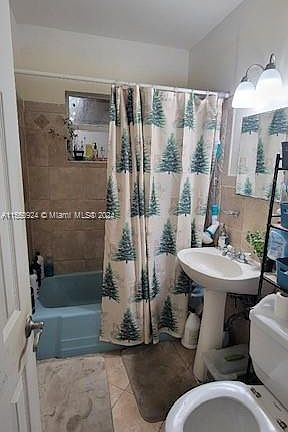 4th image of 1550 NE 206th St