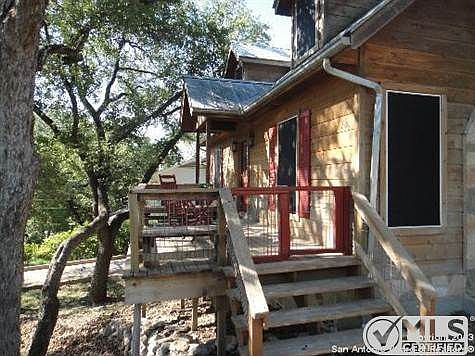 3rd image of 781 Rosemary Dr