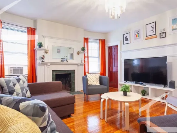 1243 Beacon St, Brookline, MA