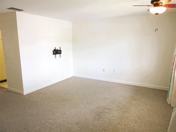 4th image of 614 Guild Dr APT 15