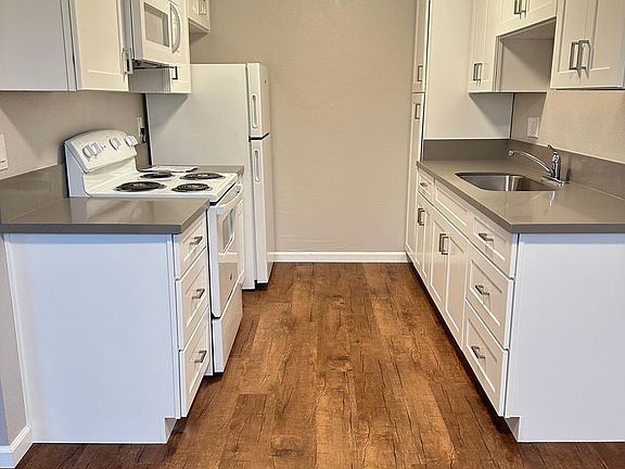 4th image of 8421 Carlisle Dr #13