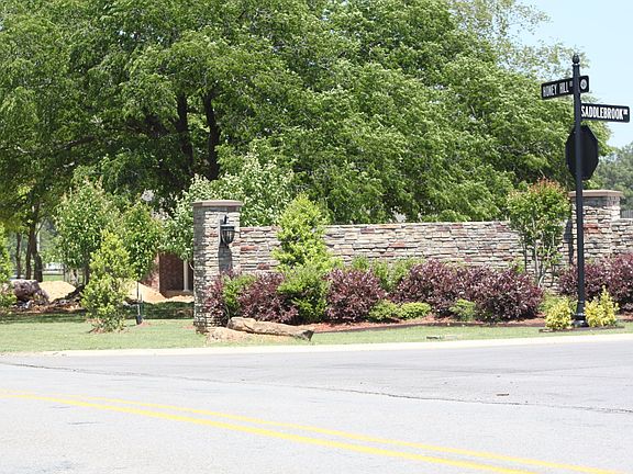 2nd image of 3234 Saddlebrook Dr