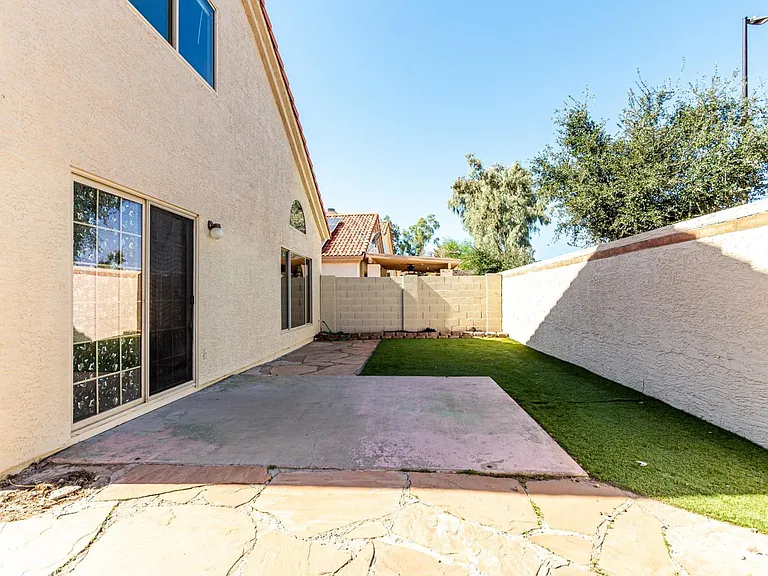 1538 E Laurel Ave — Photo 28