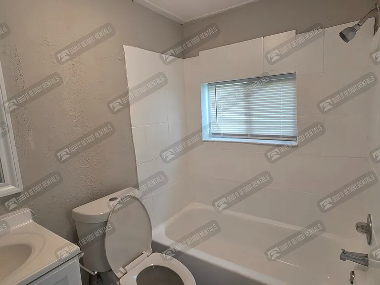 7210 Rivard Ave — Photo 18