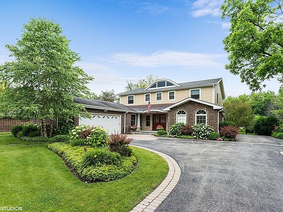 2nd image of 2142 Magnolia Ln