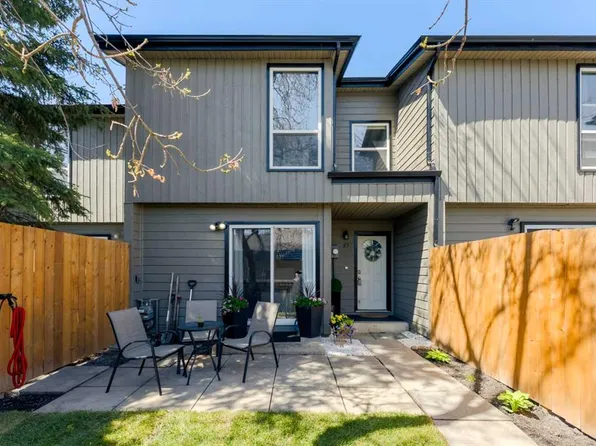 420 E Grier Ave NE #23, Calgary, AB T2K 5X6