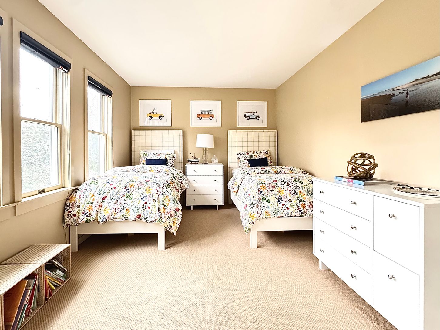  Twin bedroom (can be converted to king bed) 