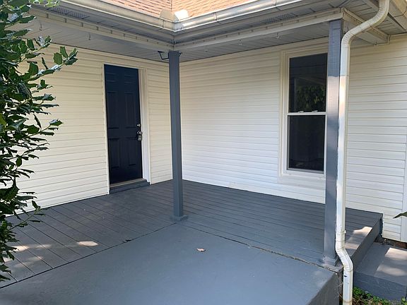 2nd image of 523 NE Ocala Dr