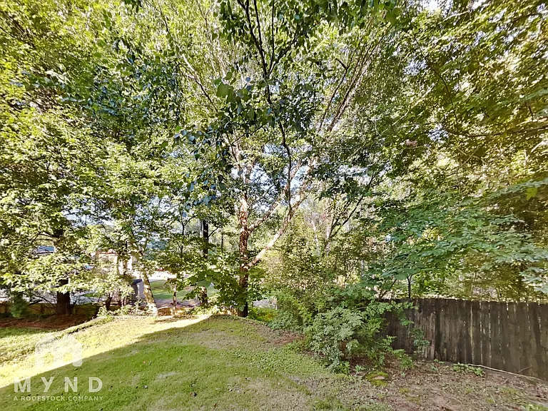 1557 Silver Ridge Dr SW — Photo 23