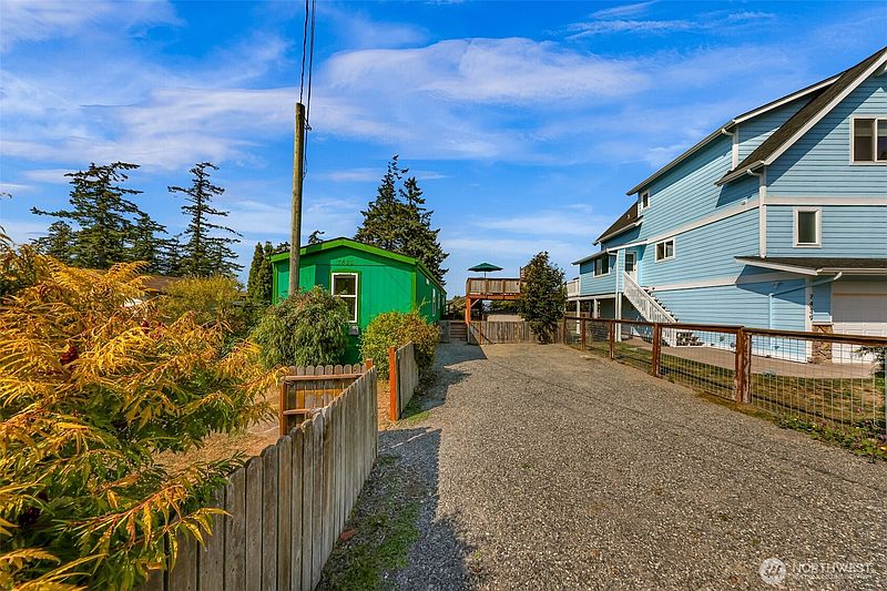 2nd image of 7435 Sunset Drive